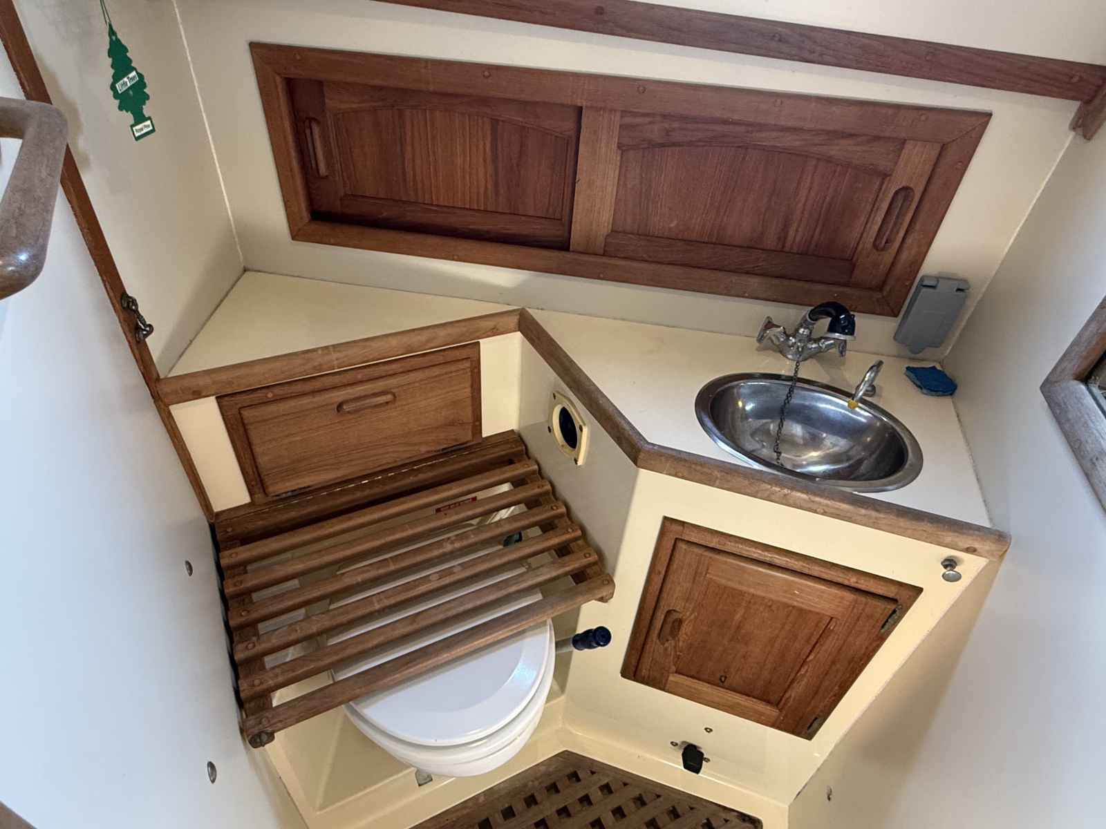 1994 Pacific Seacraft 37