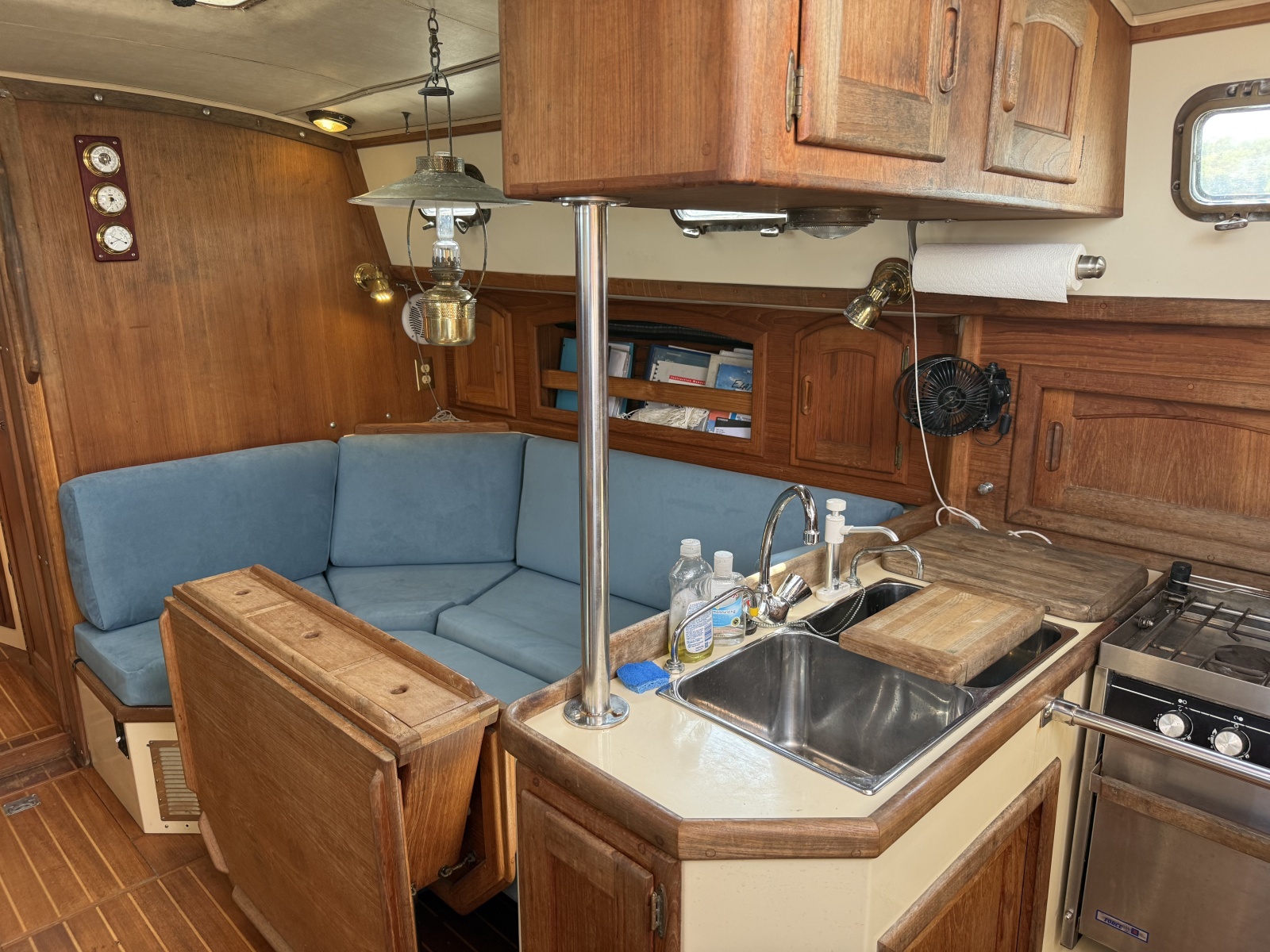 1994 Pacific Seacraft 37