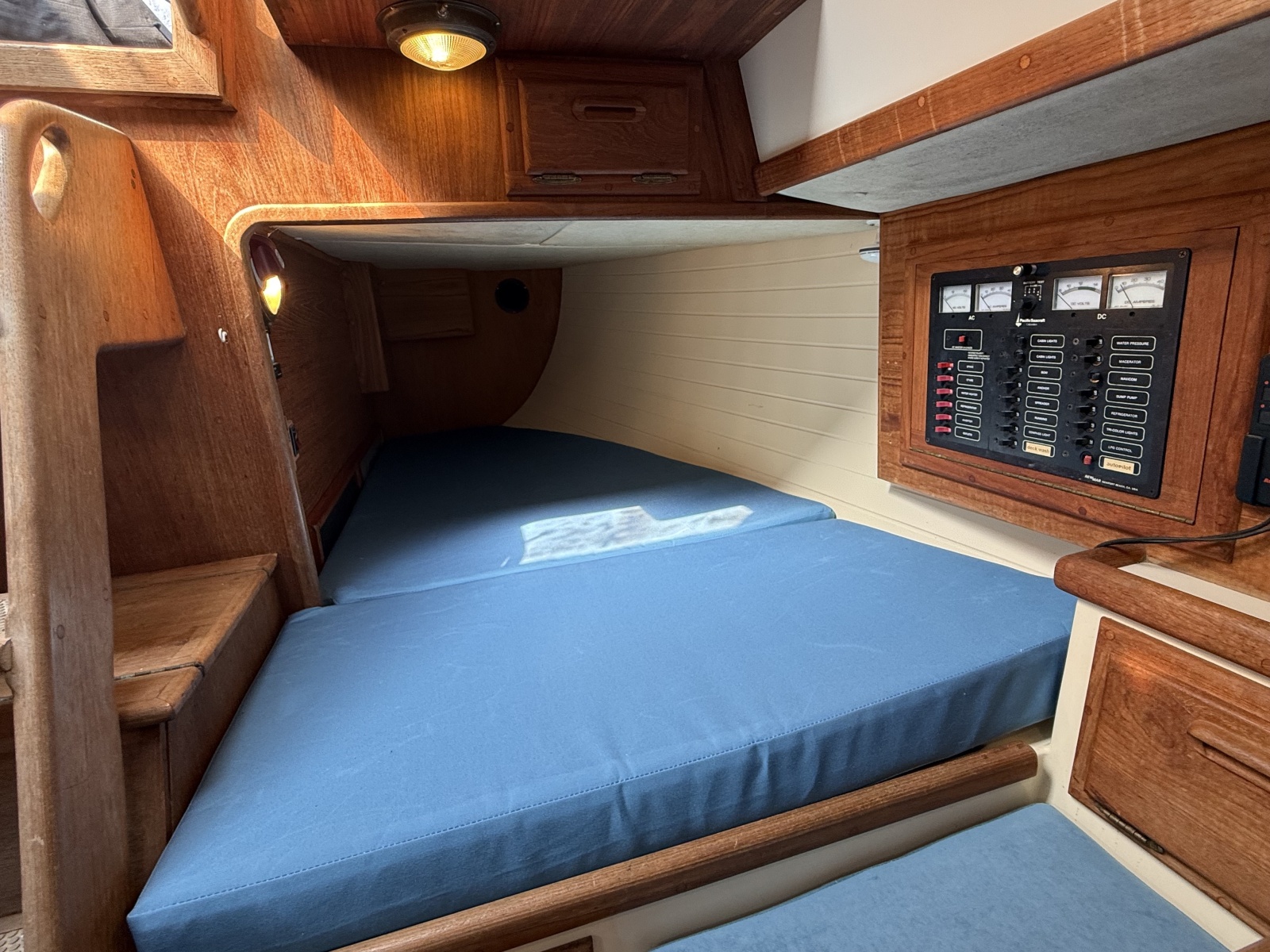 1994 Pacific Seacraft 37
