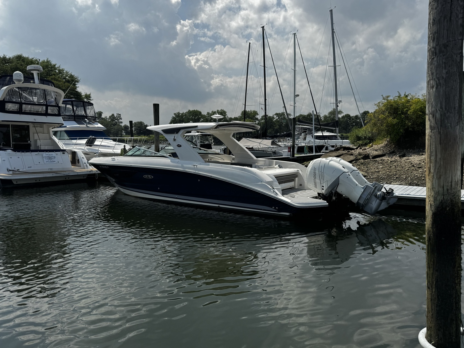 2021 Sea Ray 350 SLX