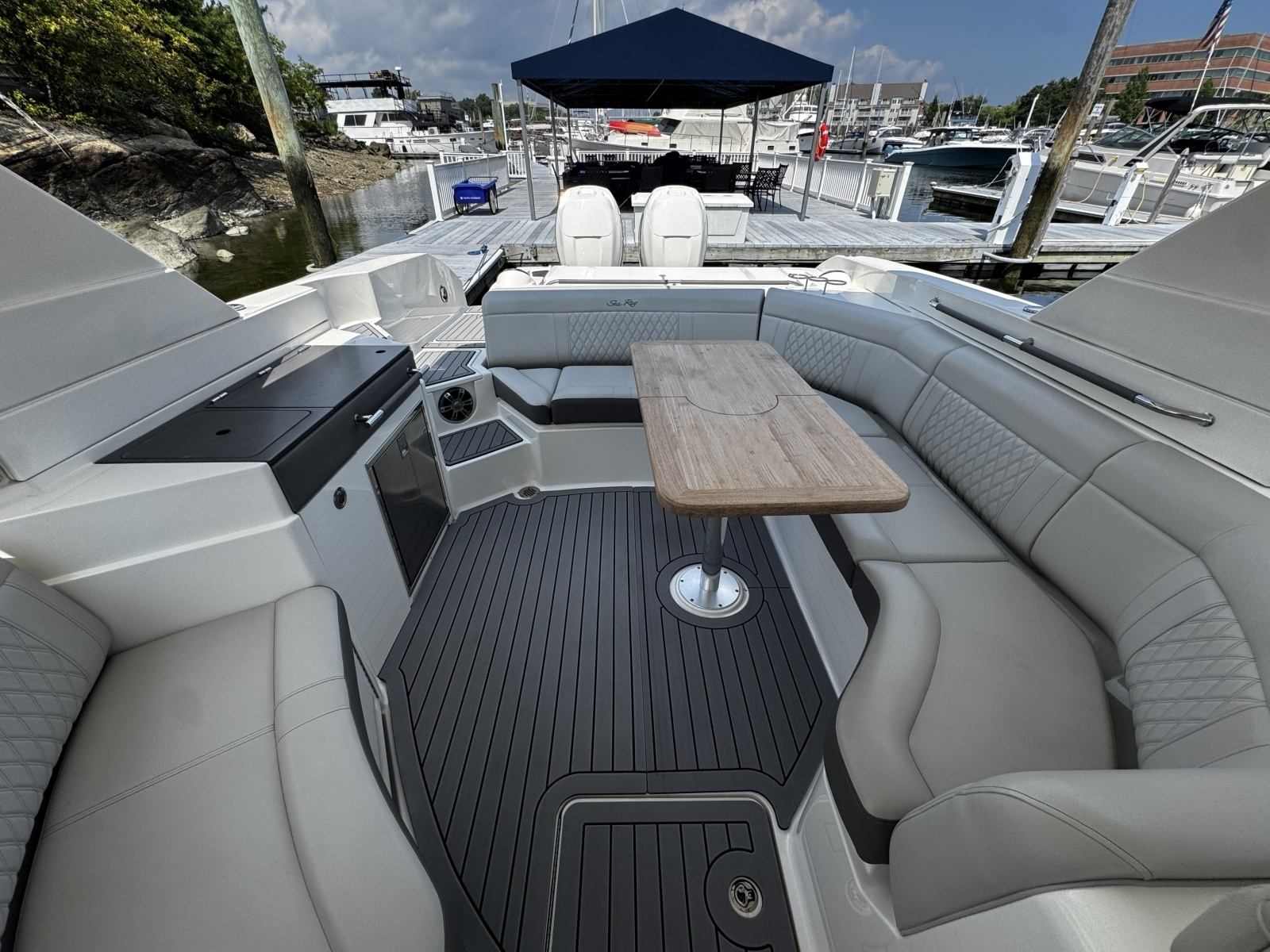 2021 Sea Ray 350 SLX