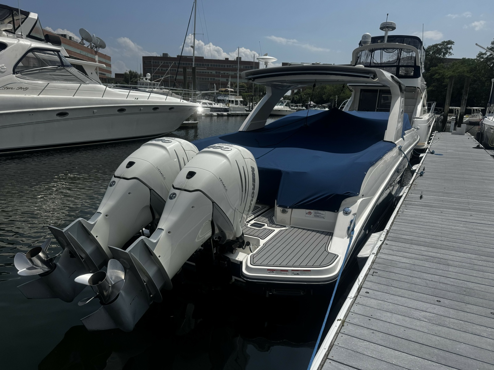 2021 Sea Ray 350 SLX