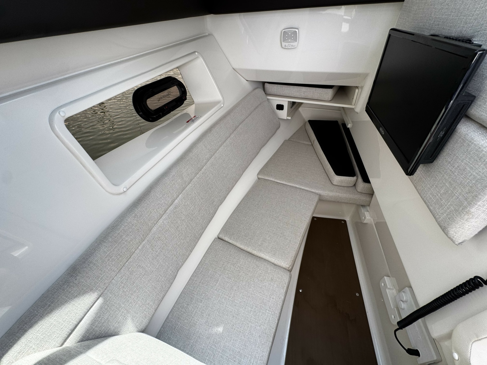 2021 Sea Ray 350 SLX