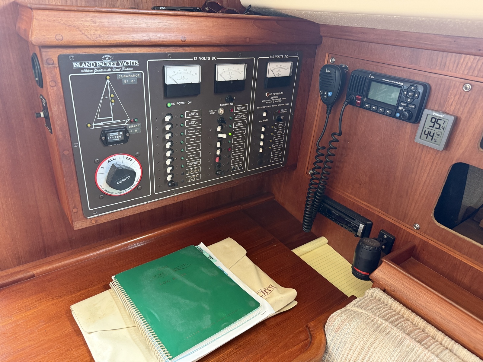 1990 Island Packet 35