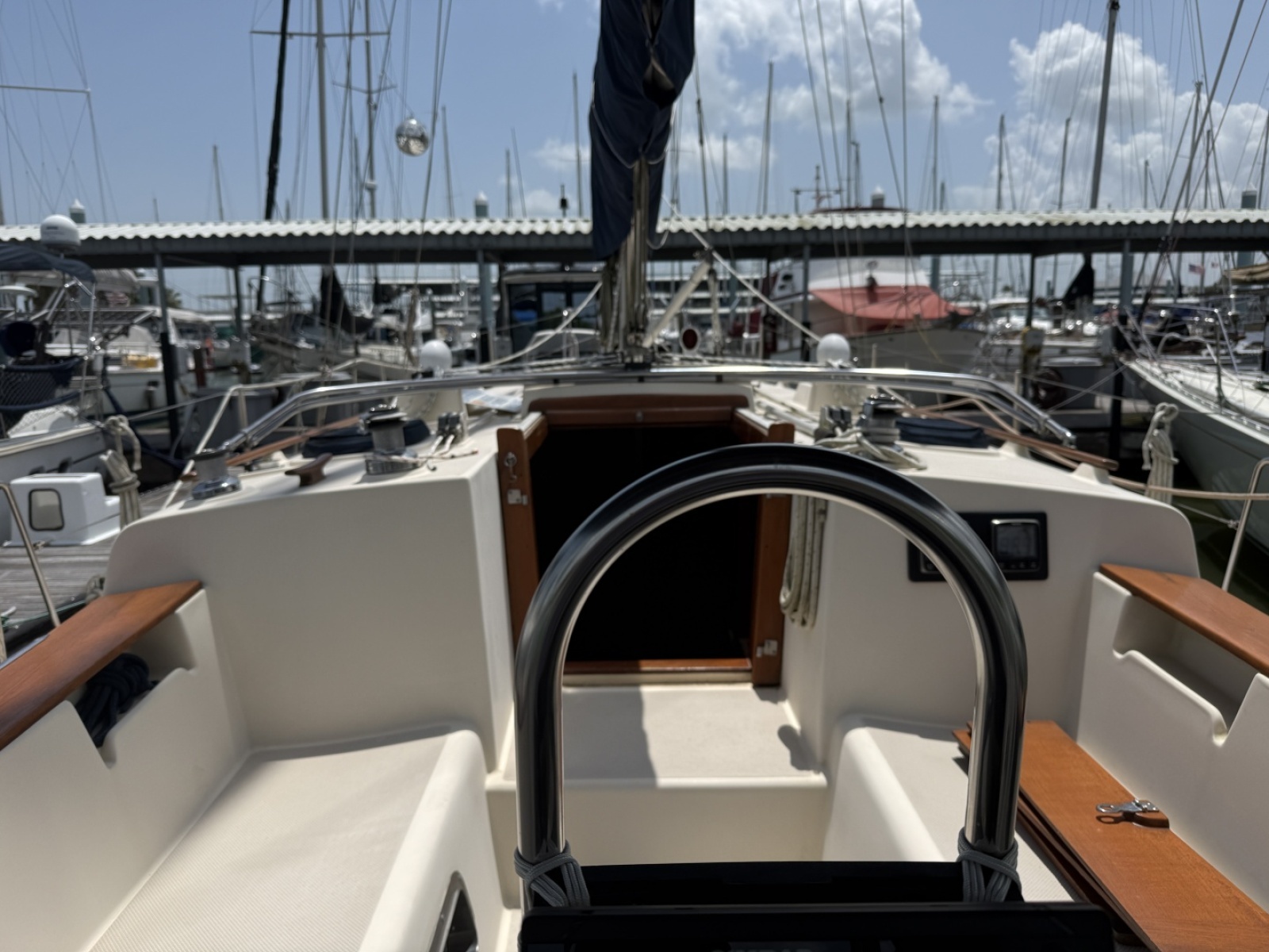 1990 Island Packet 35