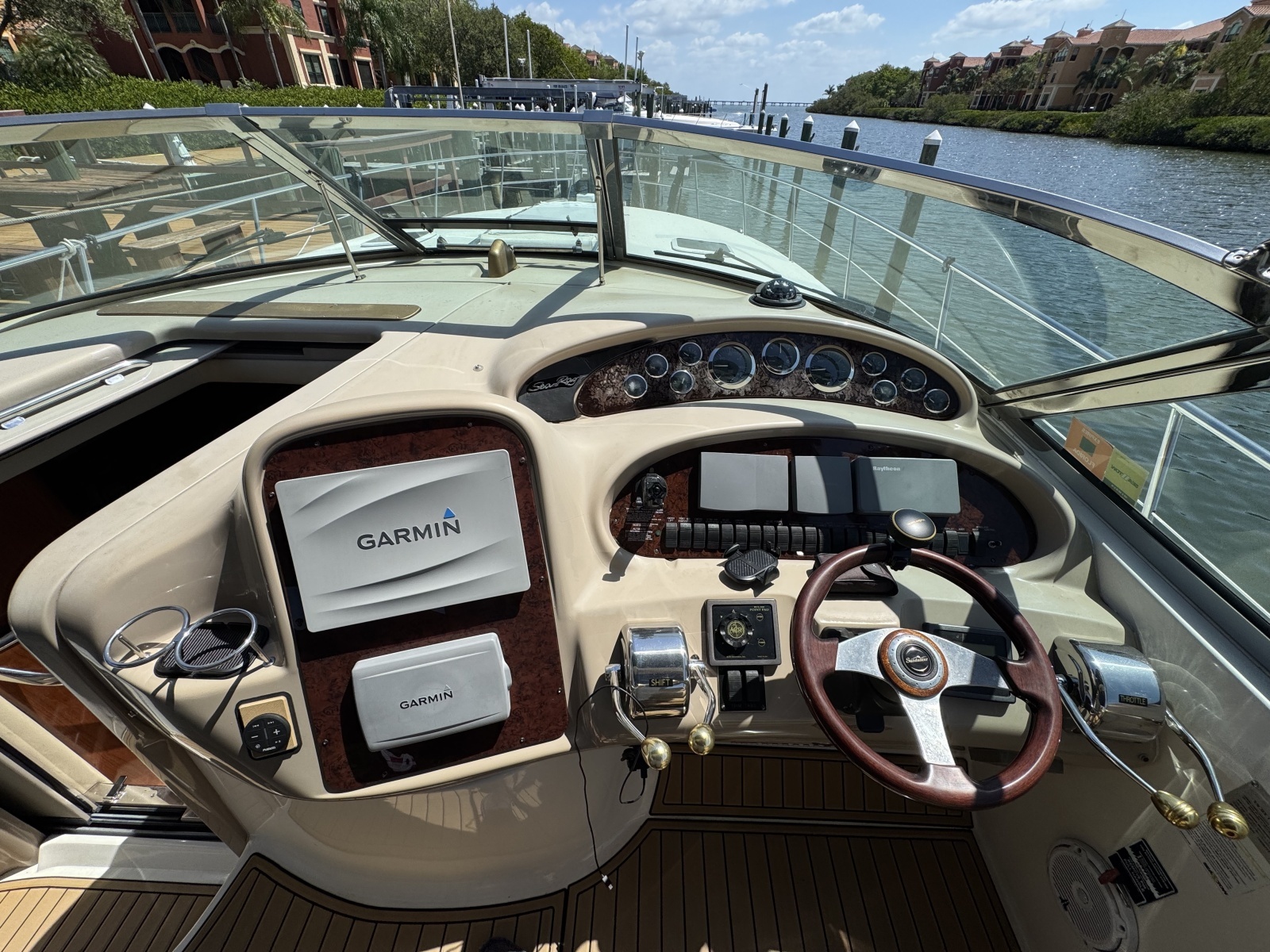 2002 Sea Ray 380 Sundancer