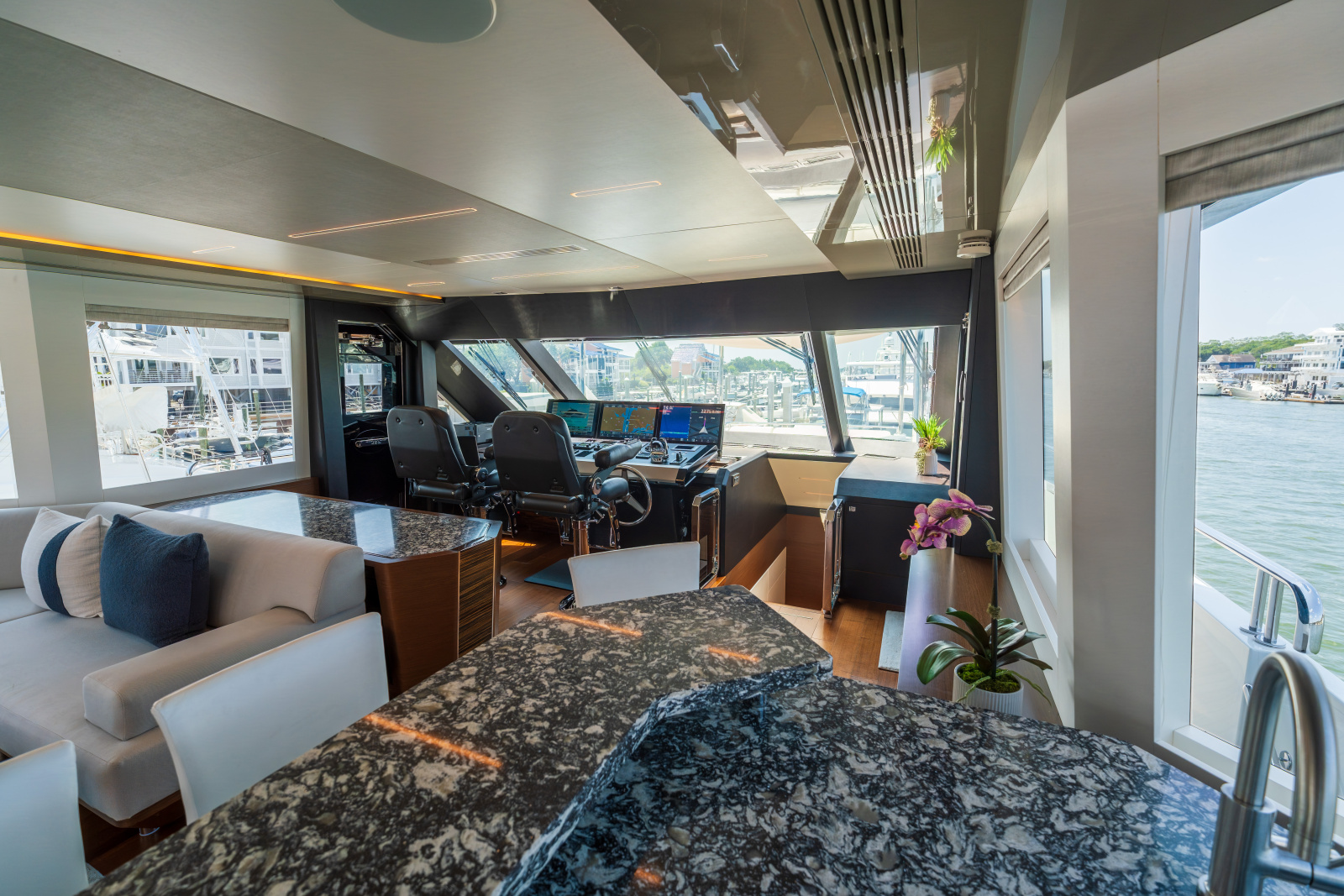 2021 Ocean Alexander 28R