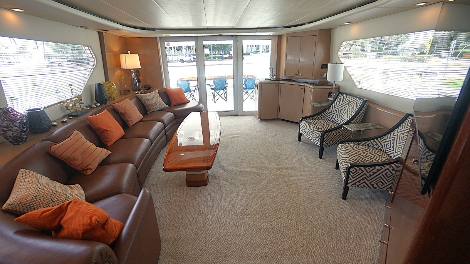 004 Main Deck Salon Aft