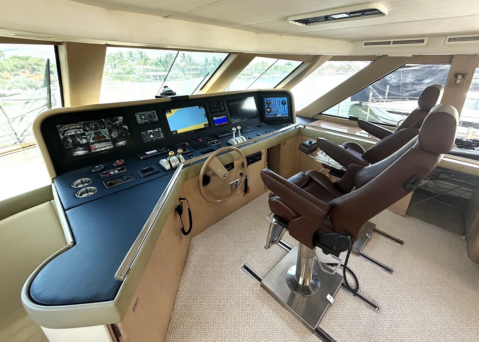 023 Bridge Deck   Skylounge Helm
