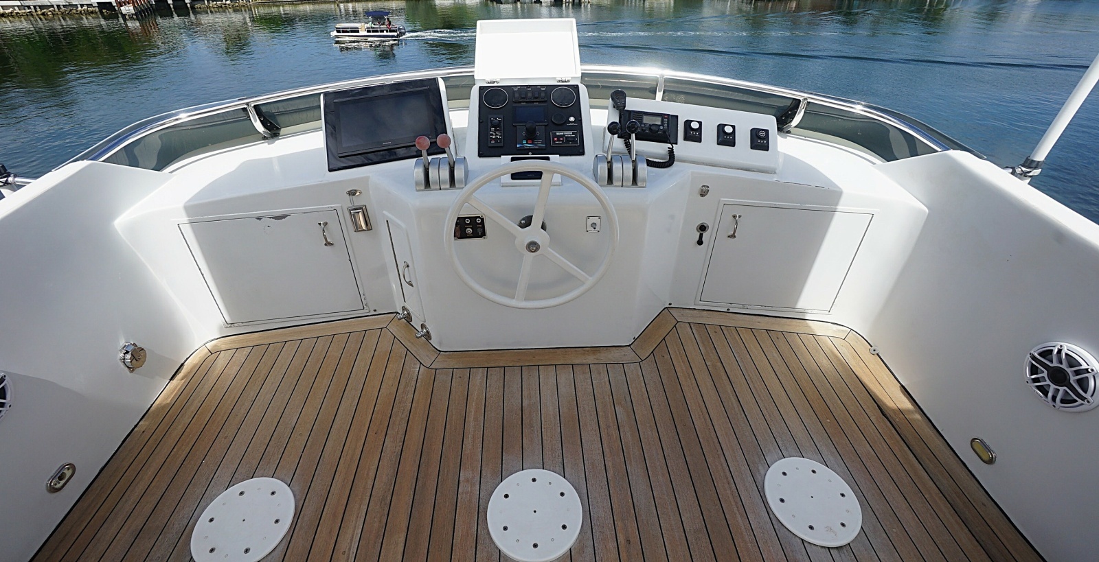 030 Flybridge Helm