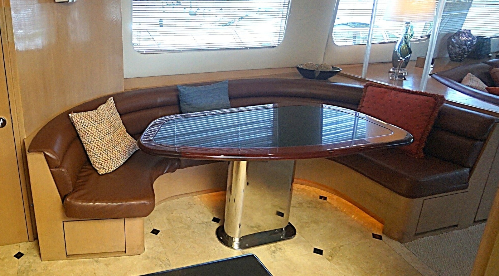 008 Main Deck Galley Dinette