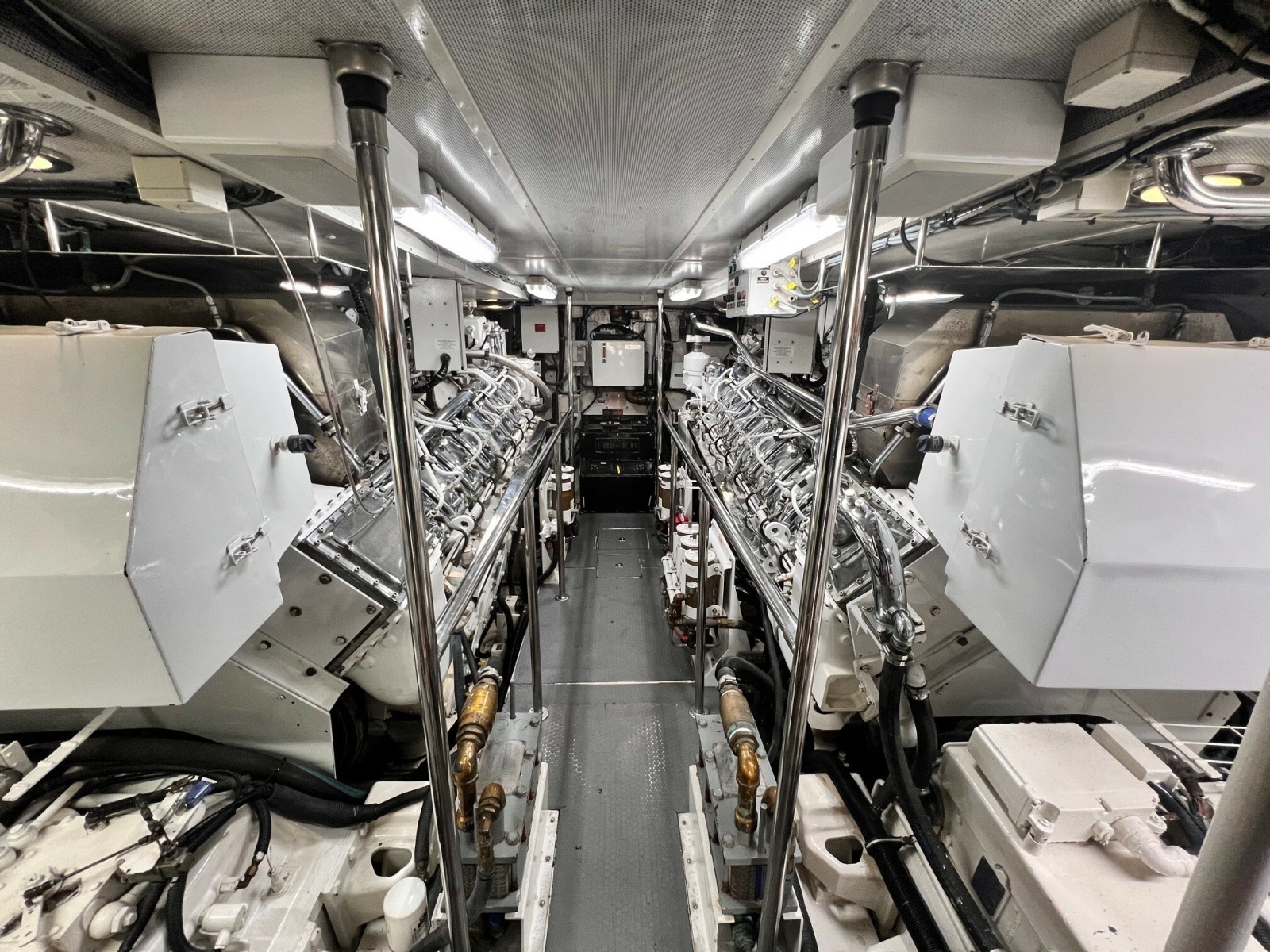 041 Engine Room