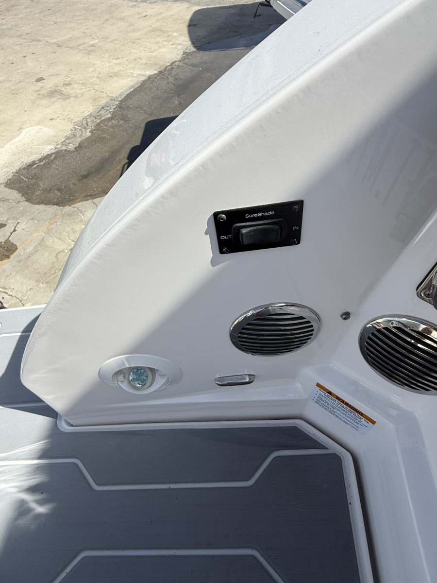 2022 Regal 33OBX