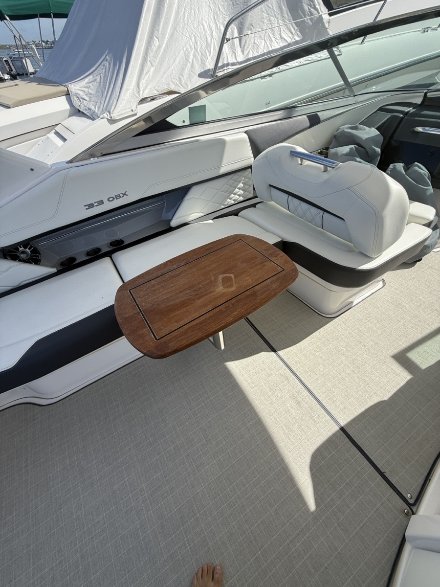 2022 Regal 33OBX