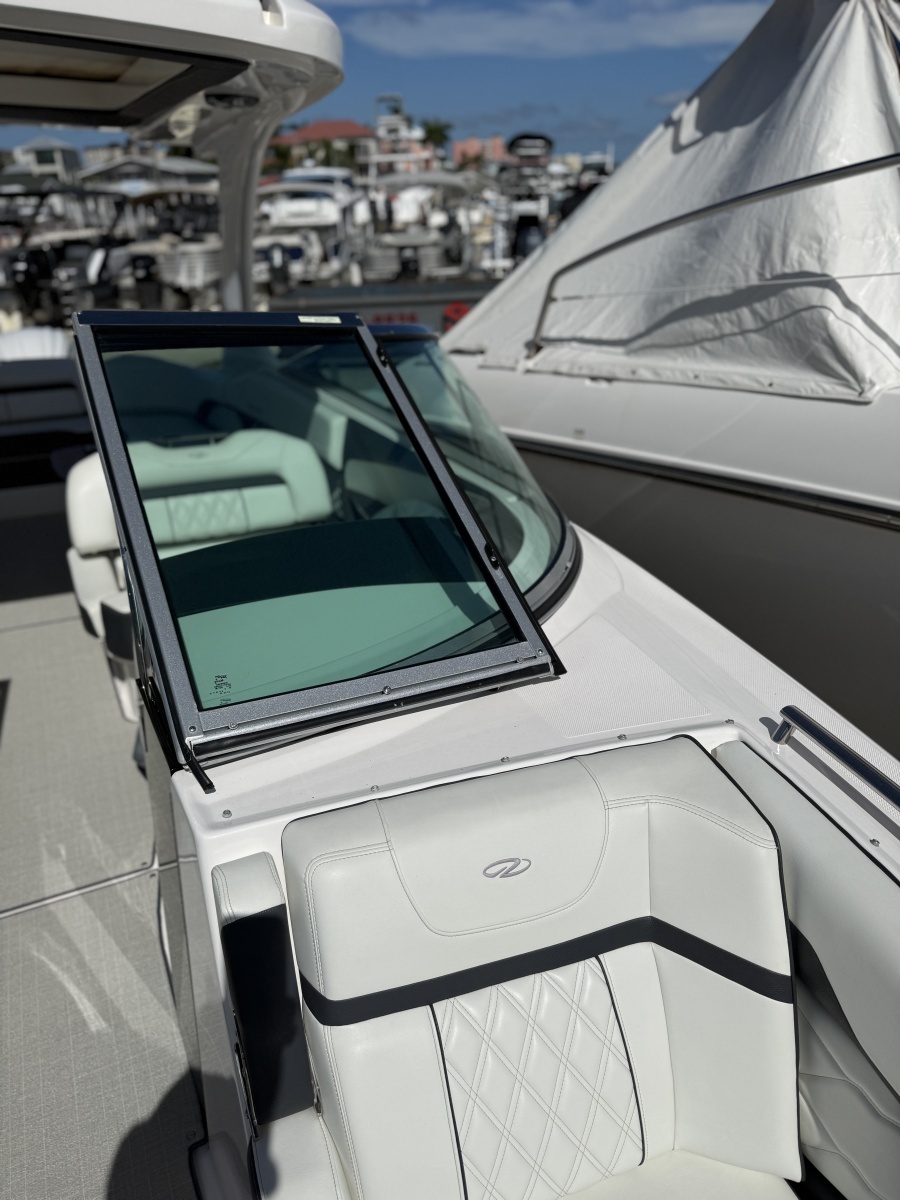 2022 Regal 33OBX