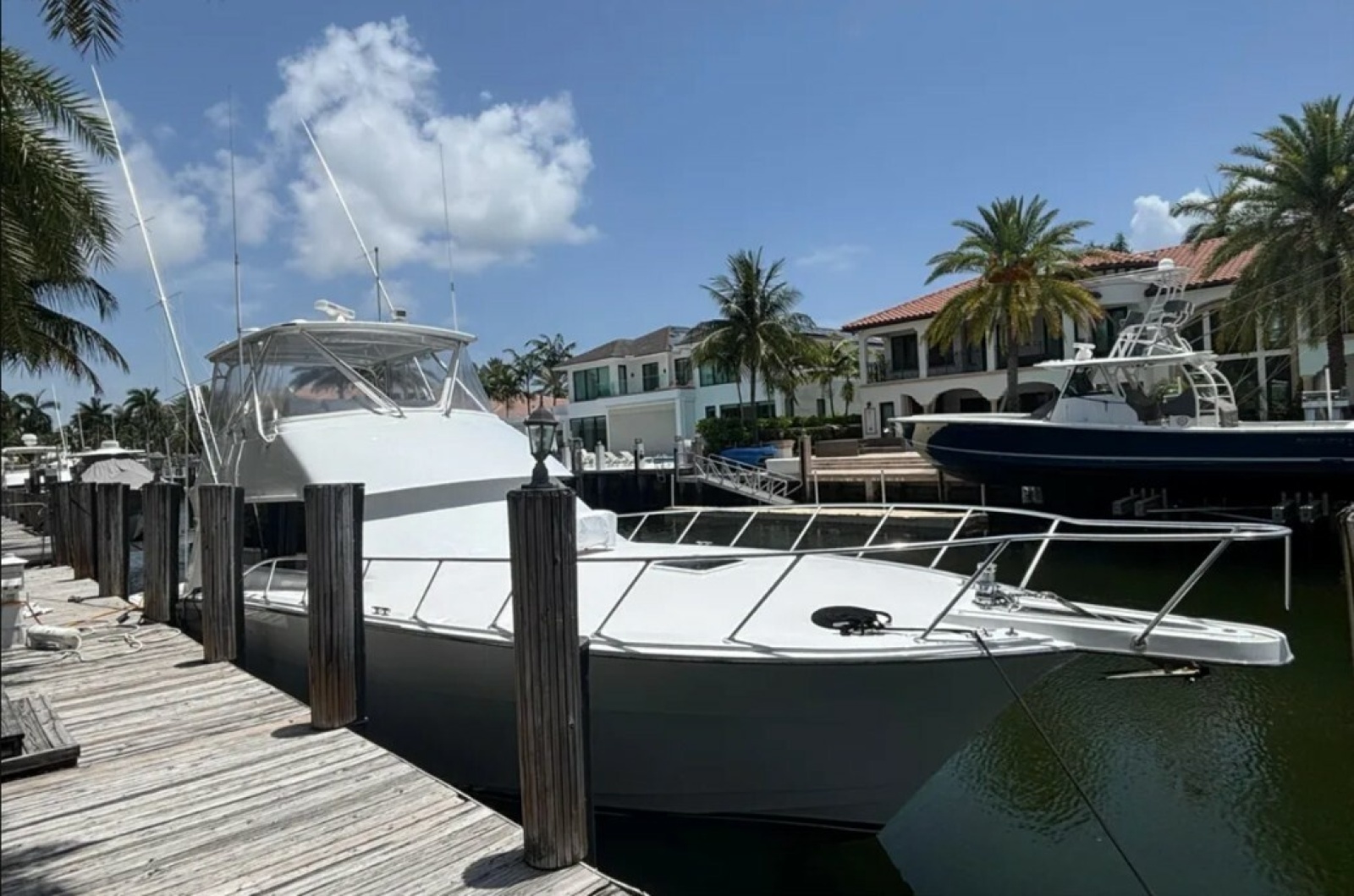 2005 Hatteras Convertible