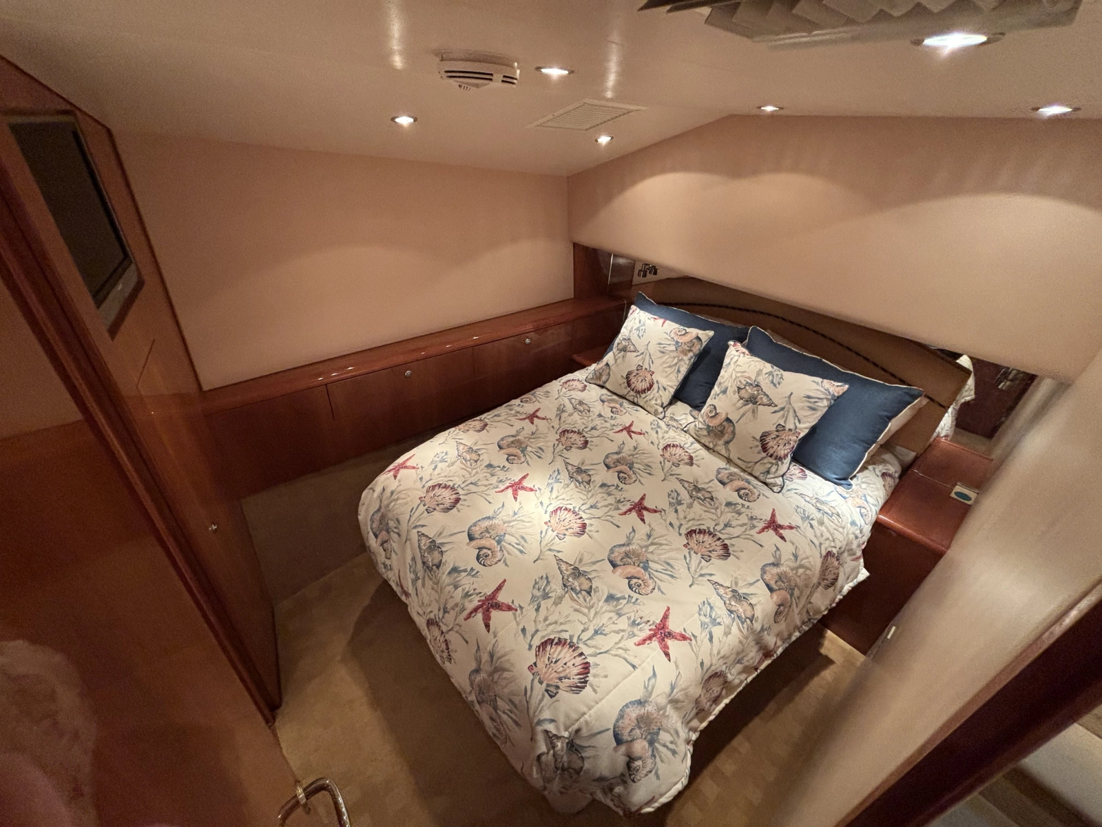 2005 Hatteras Convertible