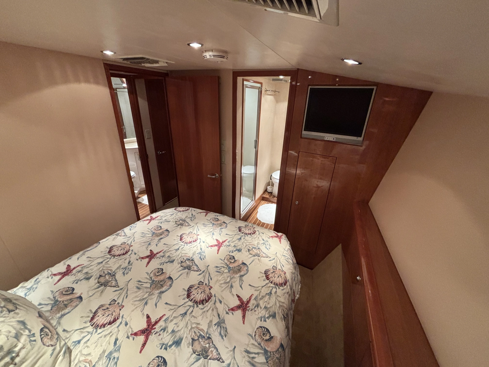 2005 Hatteras Convertible