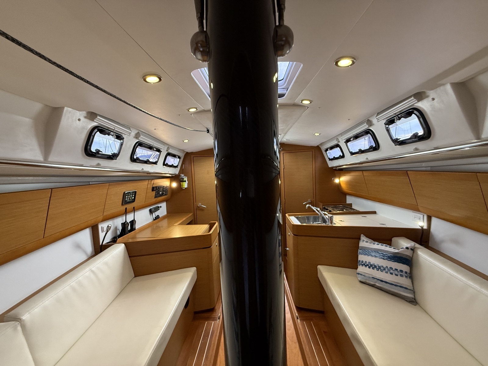 2015 Beneteau First 35-2 Carbon Edition