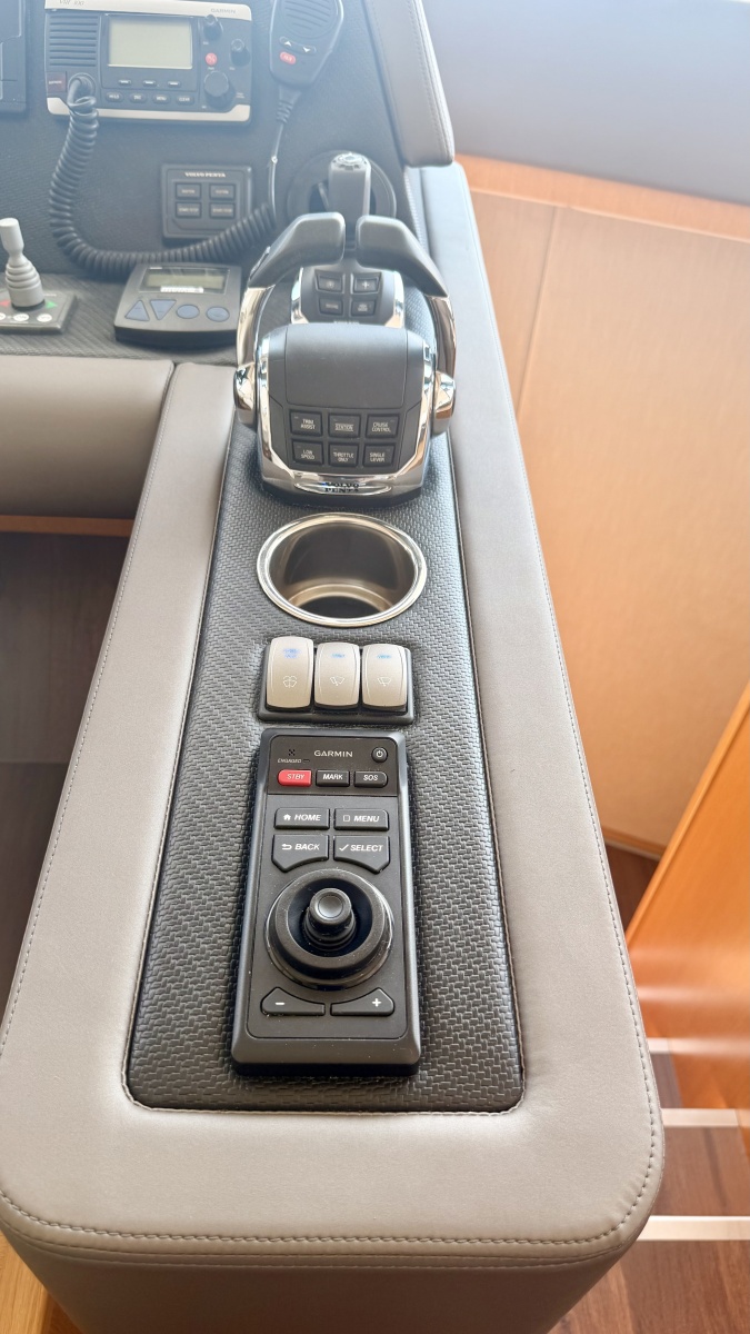 2017 Riviera 525 SUV