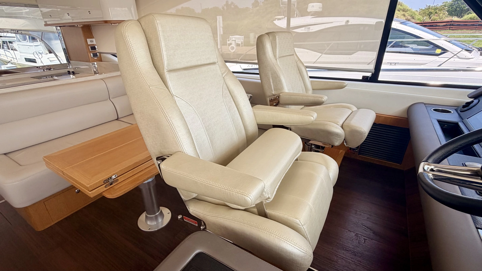 2017 Riviera 525 SUV