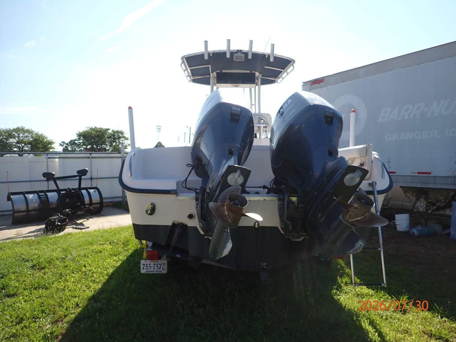 22' Grady-White aft profile