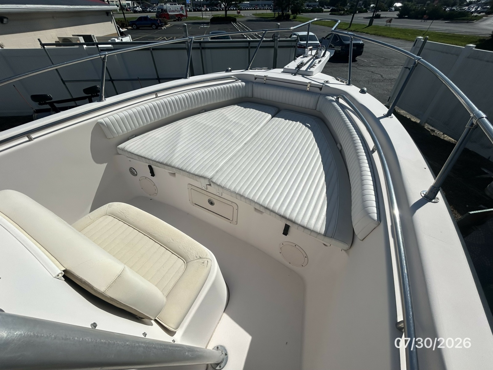 22' Grady-White foredeck1