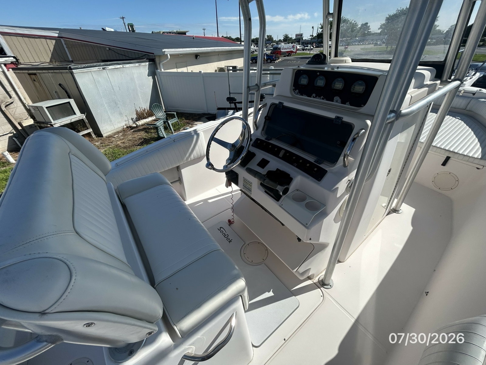 22' Grady-White helm1