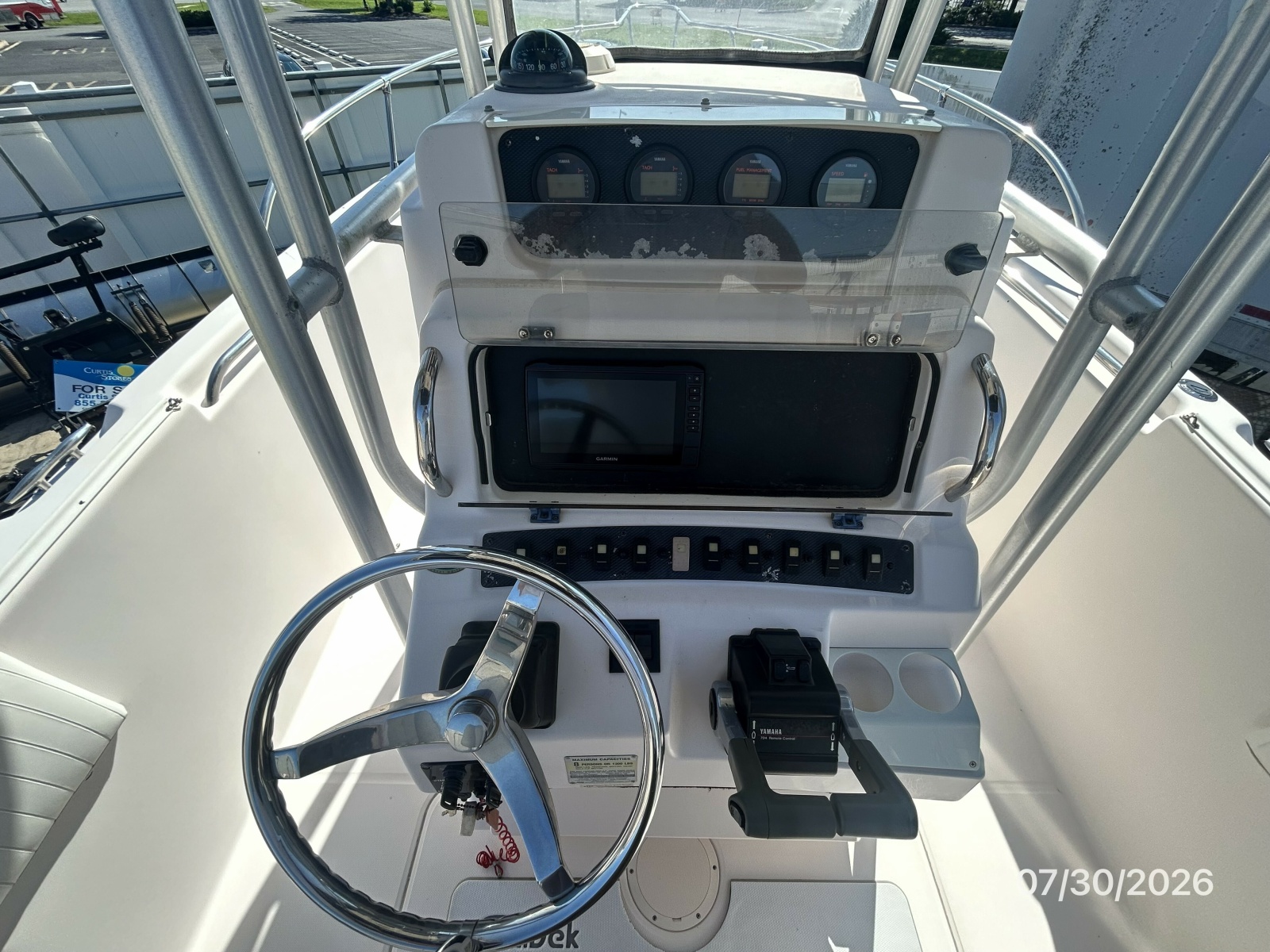 22' Grady-White helm3
