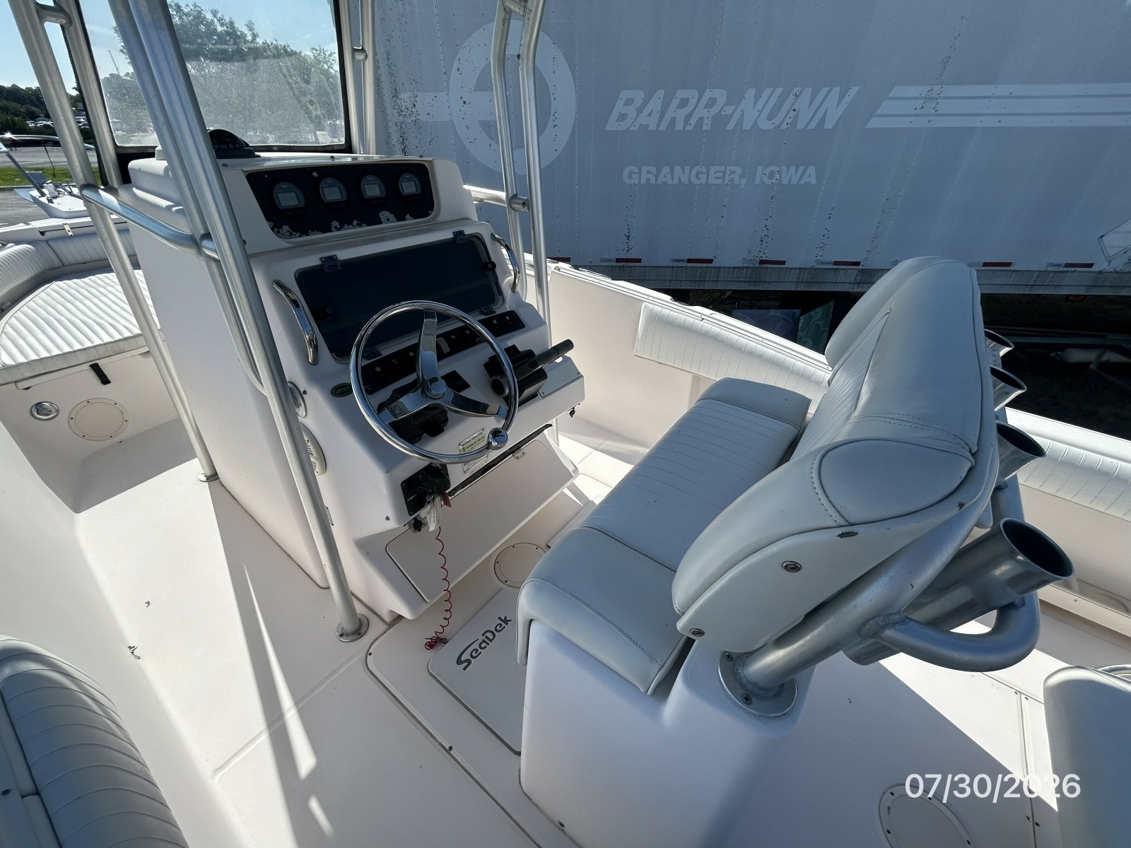 22' Grady-White helm2