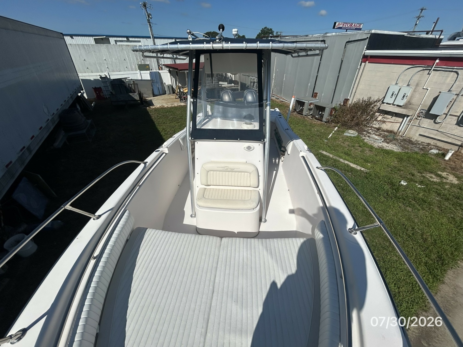 22' Grady-White foredeck aft