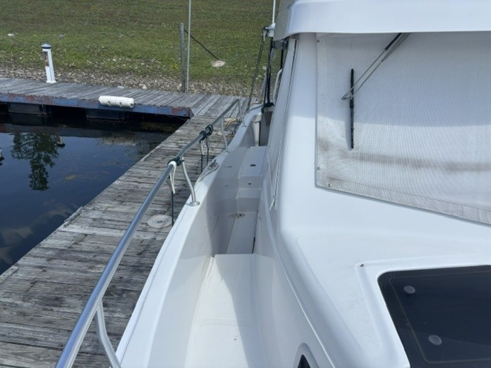 2001 Mainship 390