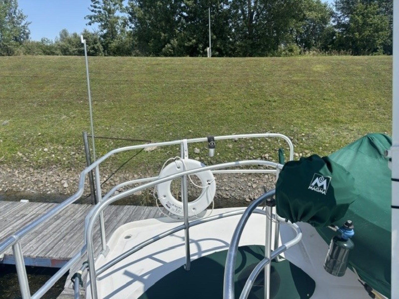 2001 Mainship 390