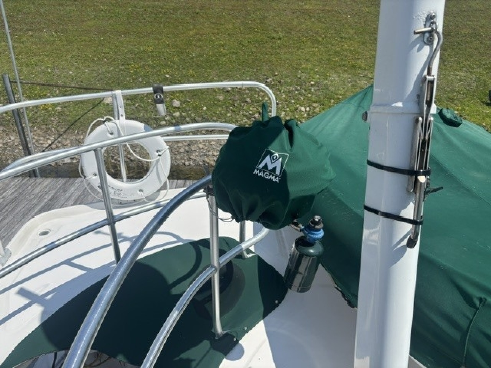 2001 Mainship 390