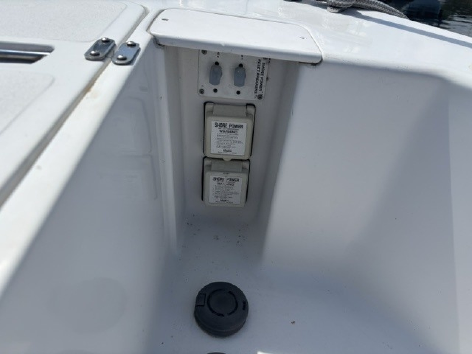 2001 Mainship 390