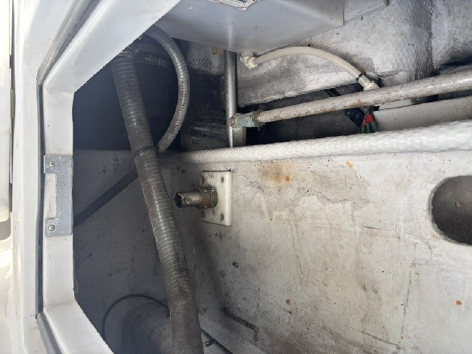 2001 Mainship 390