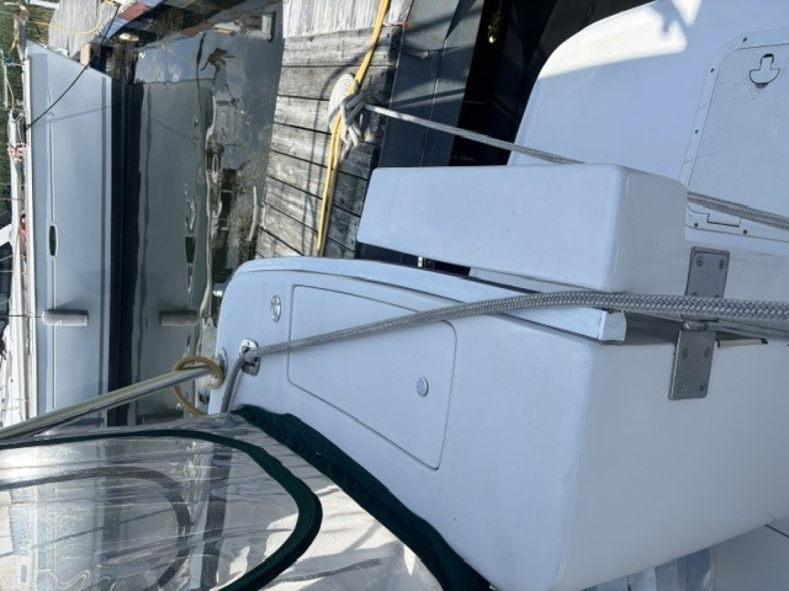 2001 Mainship 390