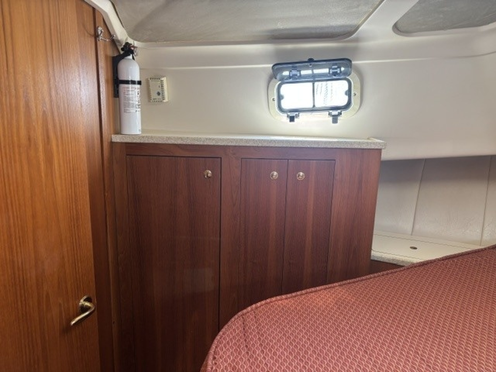2001 Mainship 390