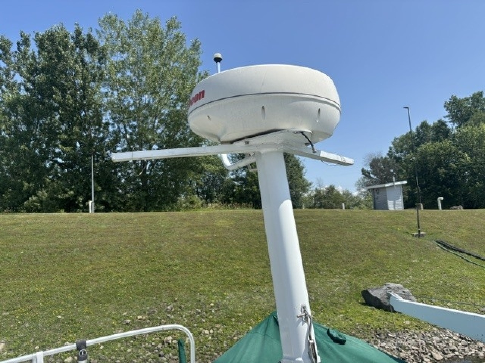 2001 Mainship 390