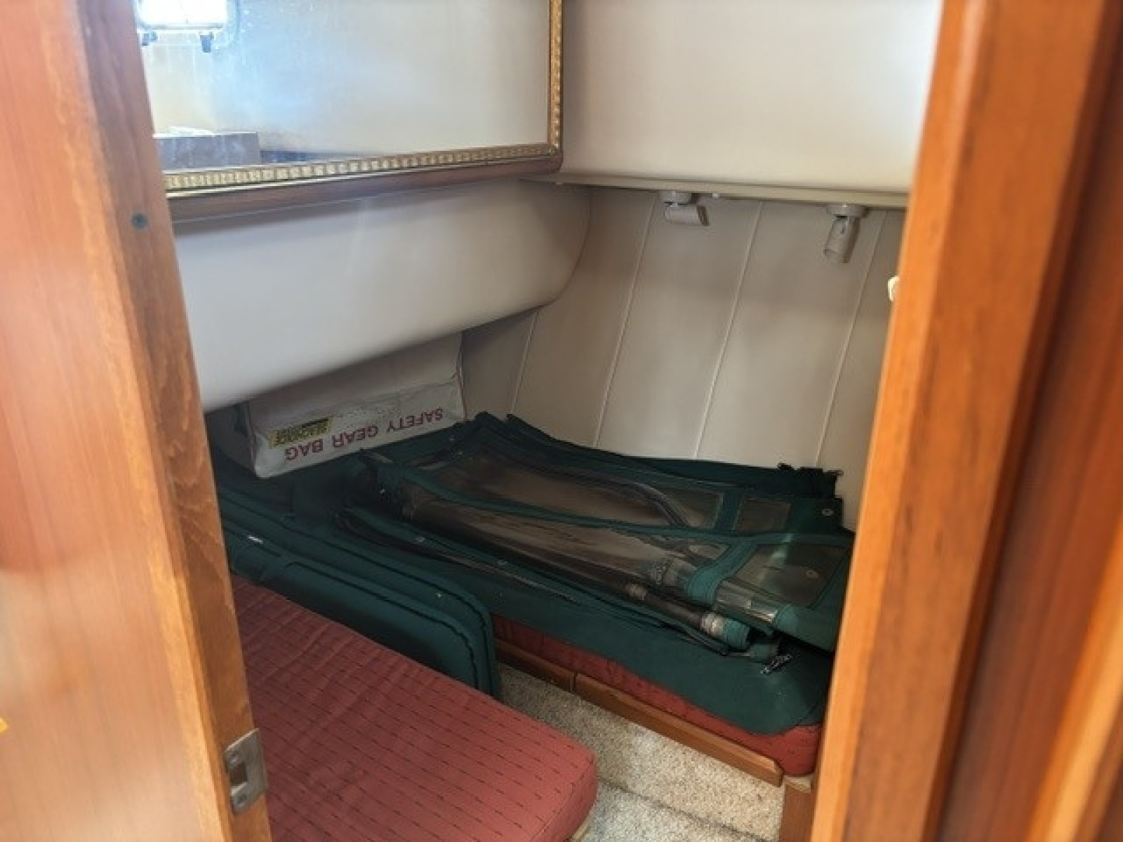 2001 Mainship 390