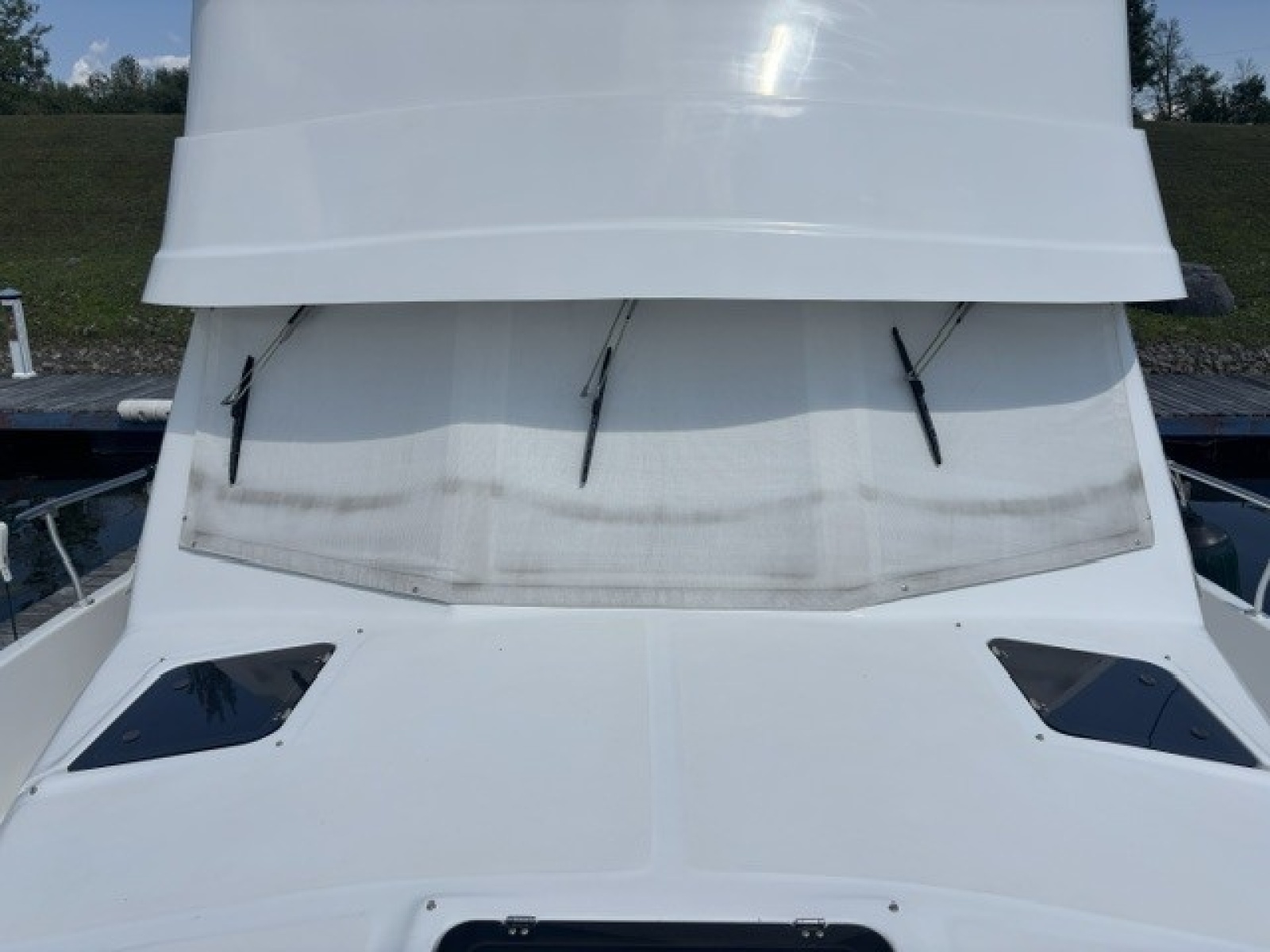2001 Mainship 390