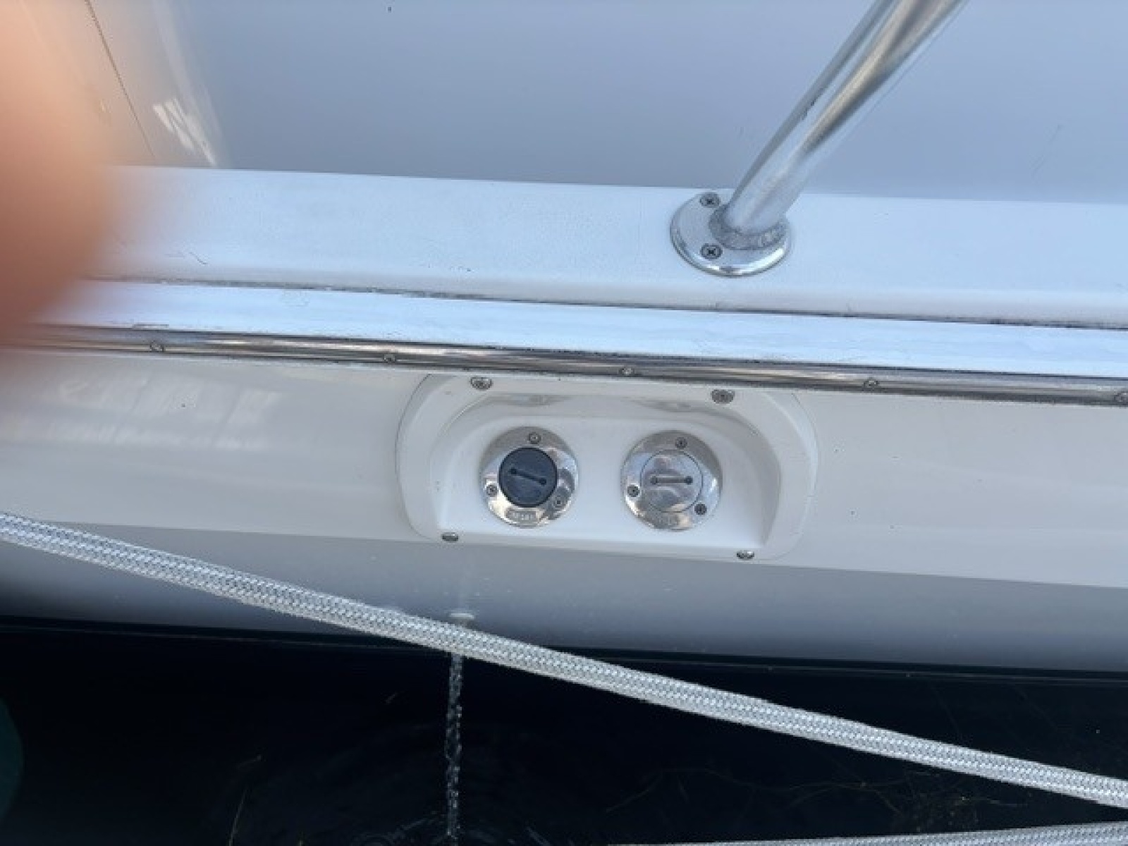 2001 Mainship 390