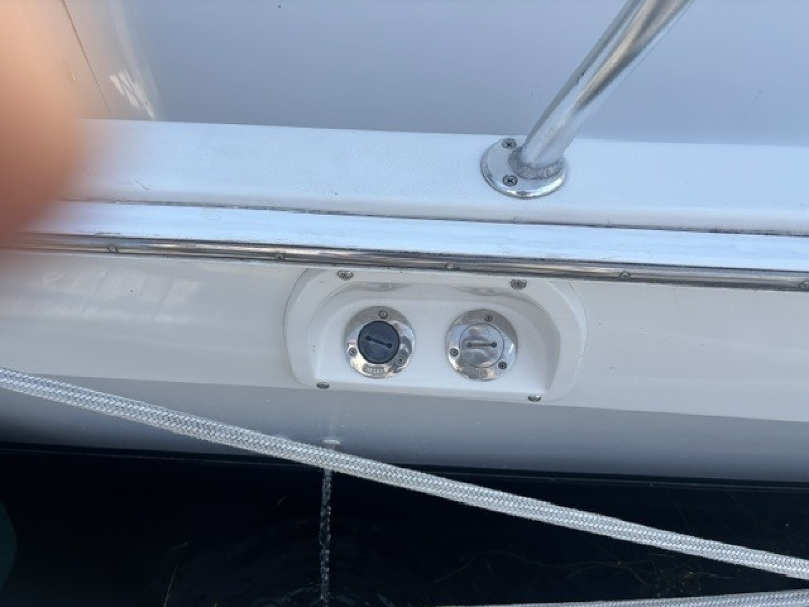 2001 Mainship 390