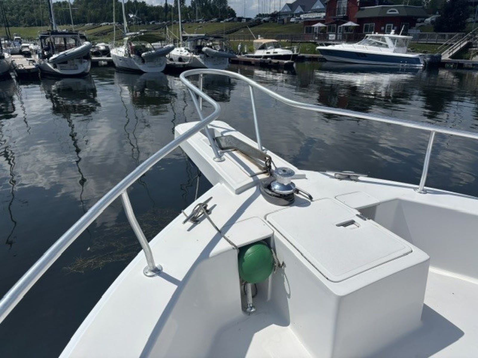 2001 Mainship 390
