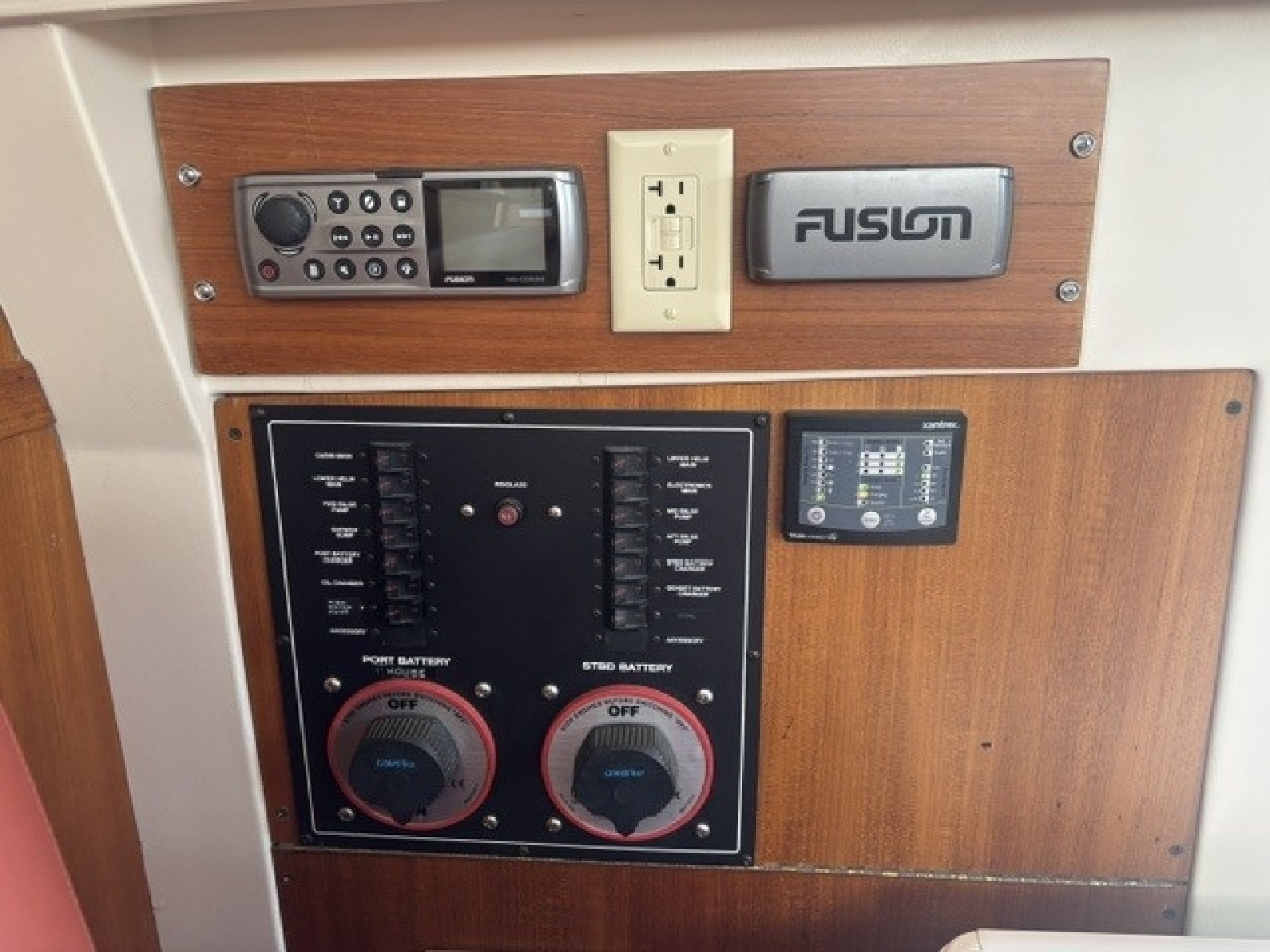 2001 Mainship 390