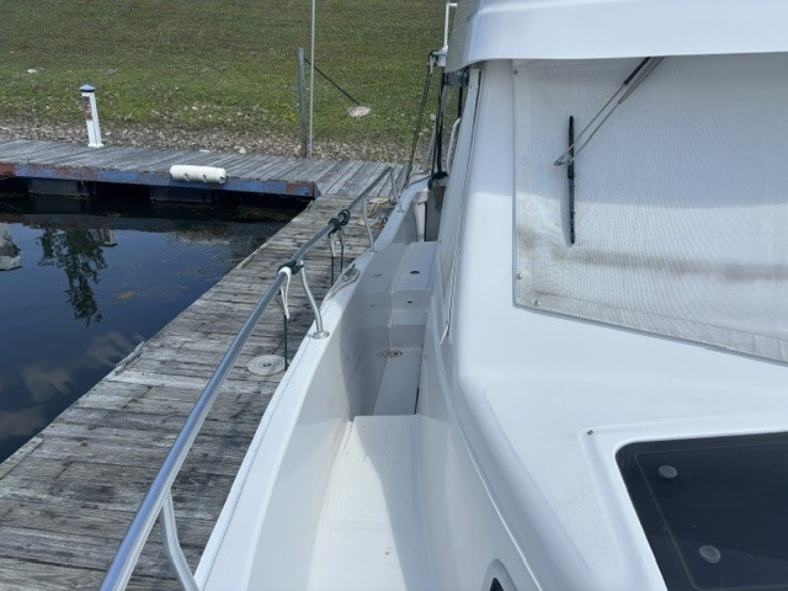 2001 Mainship 390