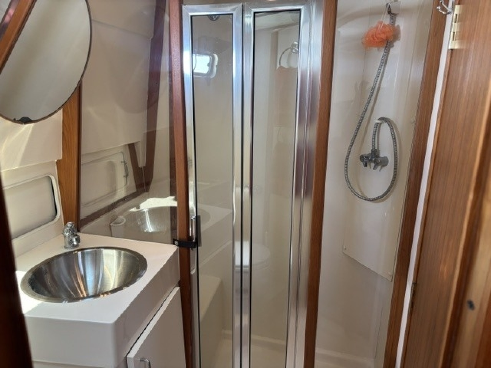 2001 Mainship 390