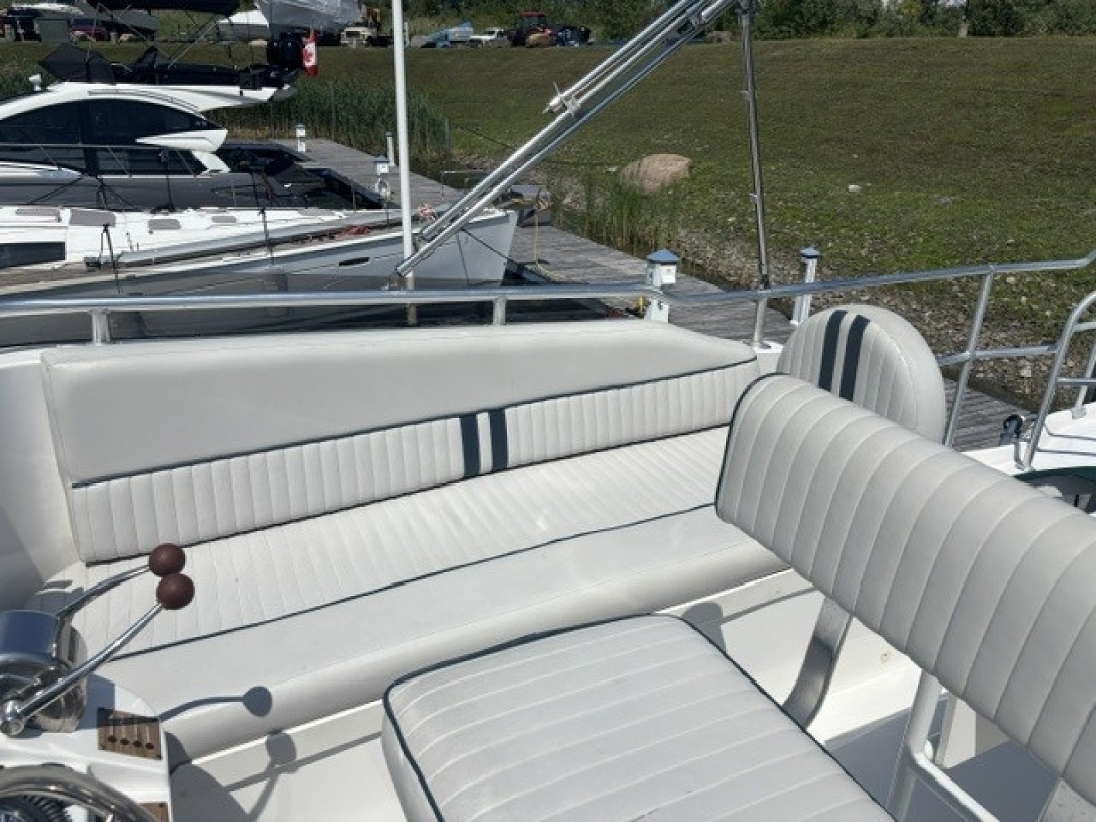 2001 Mainship 390