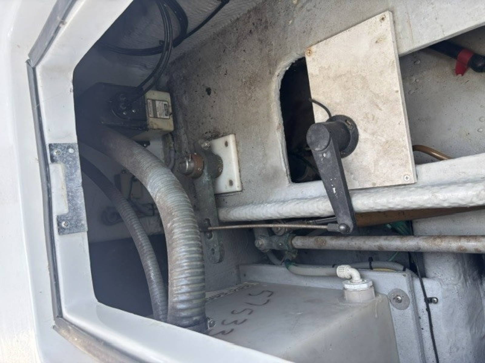 2001 Mainship 390
