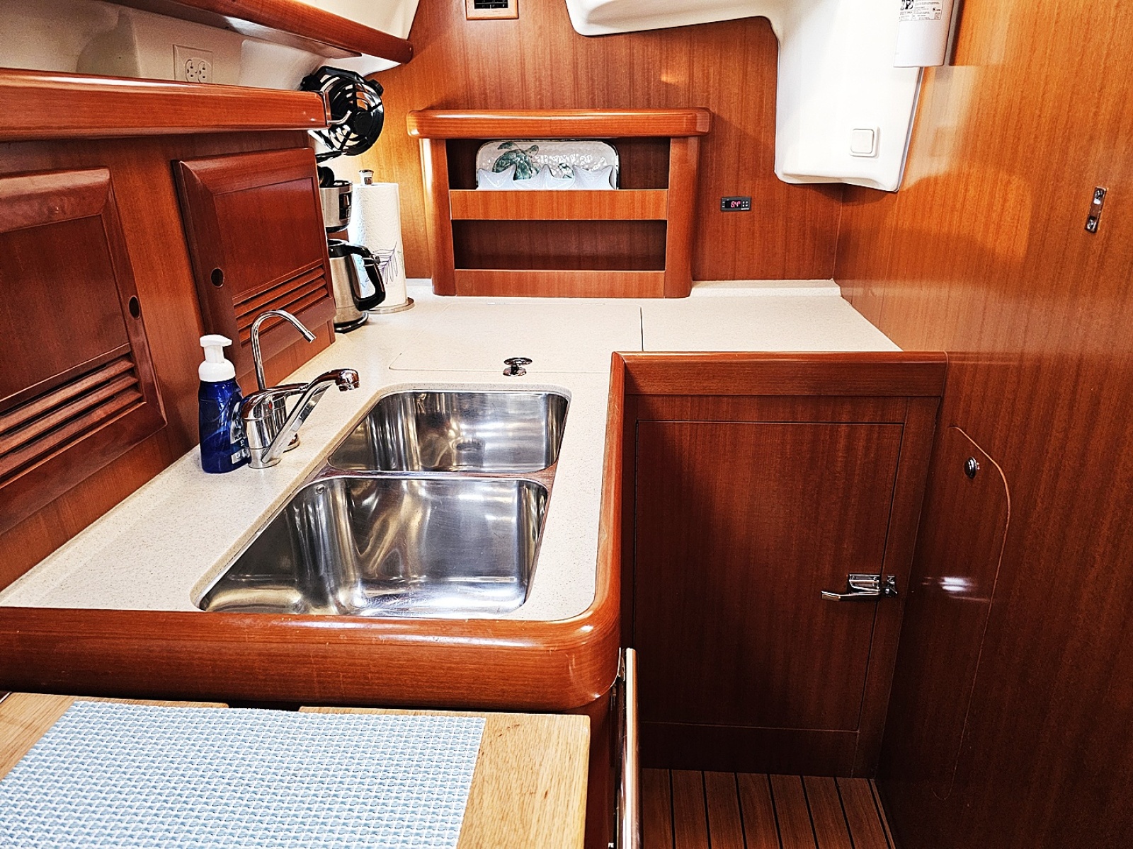 2006 Beneteau 423